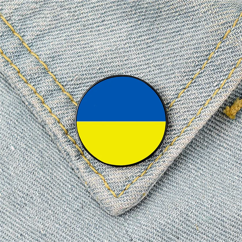 UKRAINE FLAG Pin Custom cute Brooches Shirt Lapel teacher tote Bag backpacks Badge Cartoon gift brooches pins for women
UKRAINE FLAG Pin Custom cute Brooches Shirt Lapel teacher tote Bag backpacks Badge Cartoon gift brooches pins for women