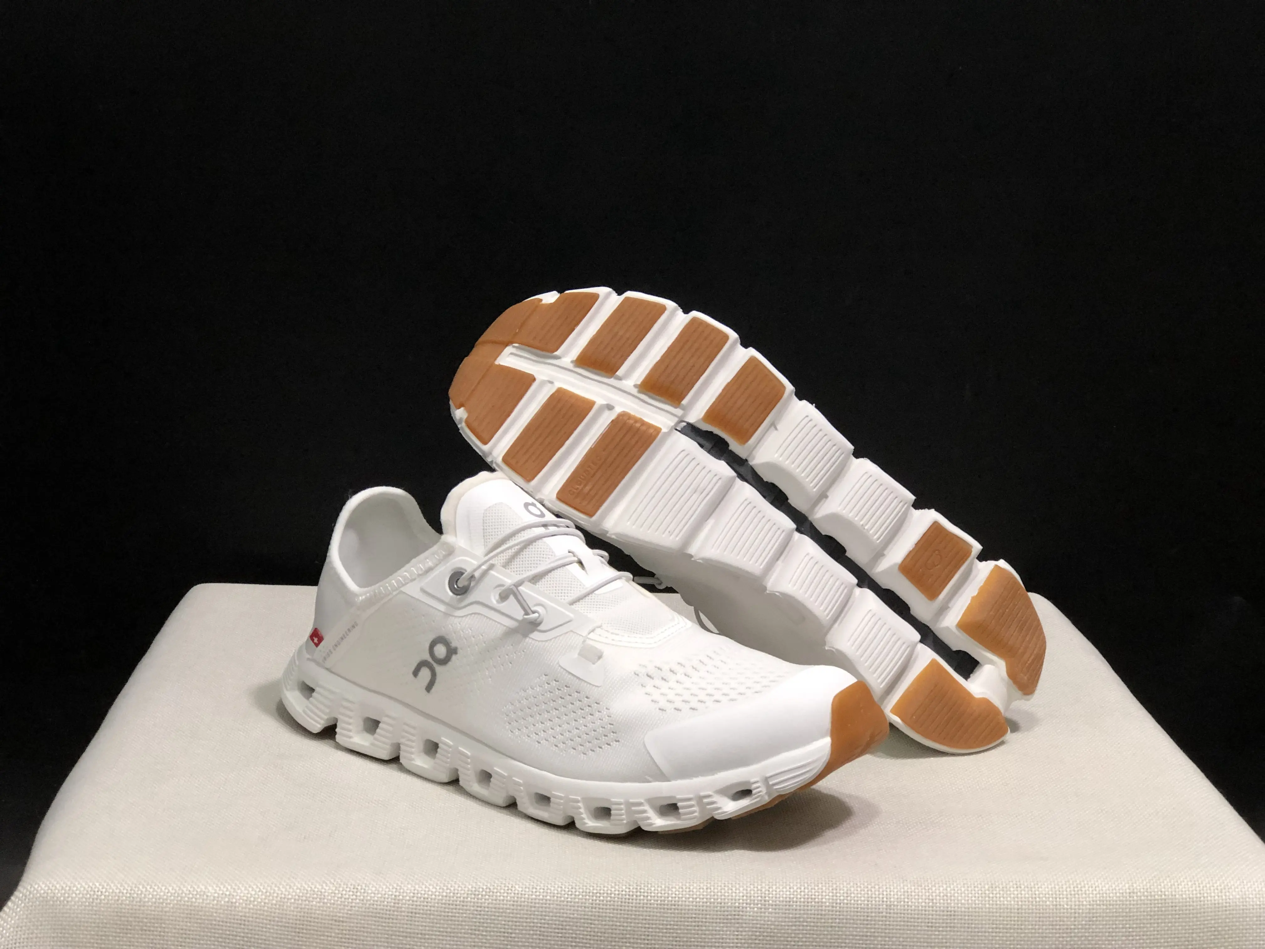 New Brand On Cloud 5 Running Sport Shoes for Men Women Mesh Breathable Outdoor Sport Training Sneakers Unisex Trainers
New Brand On Cloud 5 Running Sport Shoes for Men Women Mesh Breathable Outdoor Sport Training Sneakers Unisex Trainers
