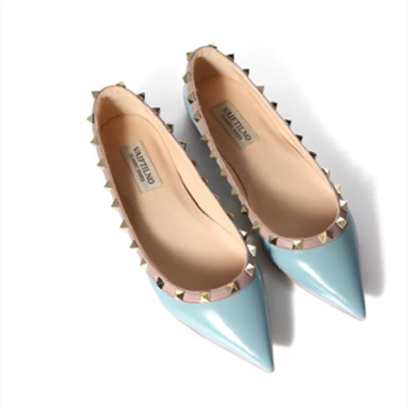 Lady Shiny Patent Leather Flats With Rivets High Quality Fashion Shoes For Spring Pointy Toe Wide Fitting European And American
Lady Shiny Patent Leather Flats With Rivets High Quality Fashion Shoes For Spring Pointy Toe Wide Fitting European And American