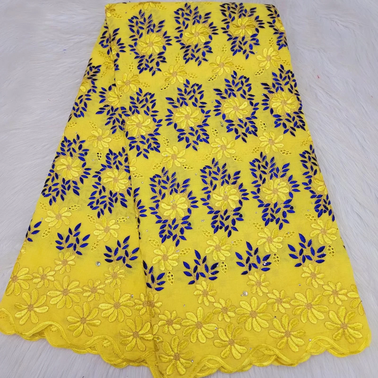 Swiss Fashion Women Dress Fabric Sew African Hot Sale 100% Cotton Embroidered Lace Fabric Nigerian High Quality 5Yards Mesh Lace
Swiss Fashion Women Dress Fabric Sew African Hot Sale 100% Cotton Embroidered Lace Fabric Nigerian High Quality 5Yards Mesh Lace