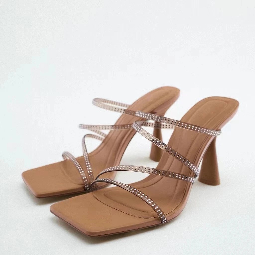 ZRACK 2022 Summer New Fashion Square Toe Metal High Heels Sexy Outer Wear Stiletto Muller Sandals And Slippers Women Luxury
ZRACK 2022 Summer New Fashion Square Toe Metal High Heels Sexy Outer Wear Stiletto Muller Sandals And Slippers Women Luxury