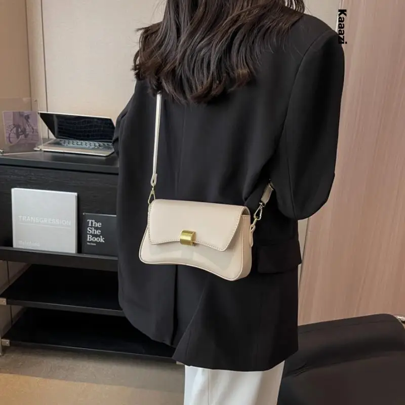Shoulder Bag Women's Luxury Designer 2023 High Fashion Leather Handbag Casual Versatile Solid Color Crossbody Bag Party Simplie
Shoulder Bag Women's Luxury Designer 2023 High Fashion Leather Handbag Casual Versatile Solid Color Crossbody Bag Party Simplie