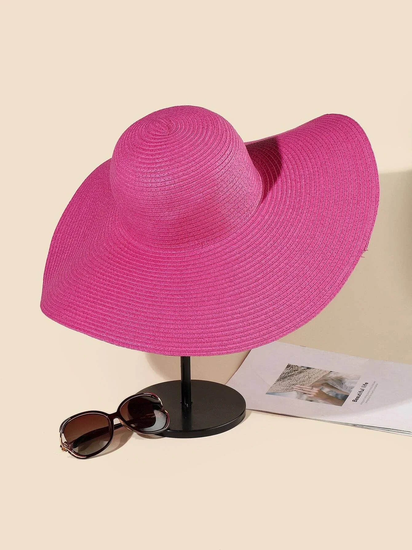 Summer hats ladies hats straw women's hats zircon knot atmosphere Hepburn fashion and elegance street shooting
Summer hats ladies hats straw women's hats zircon knot atmosphere Hepburn fashion and elegance street shooting