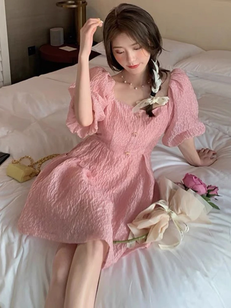 Dress Female 2022 Summer New French Retro Waist-like Temperament Square Collar Puff Sleeve Fairy Skirt dress for women
Dress Female 2022 Summer New French Retro Waist-like Temperament Square Collar Puff Sleeve Fairy Skirt dress for women