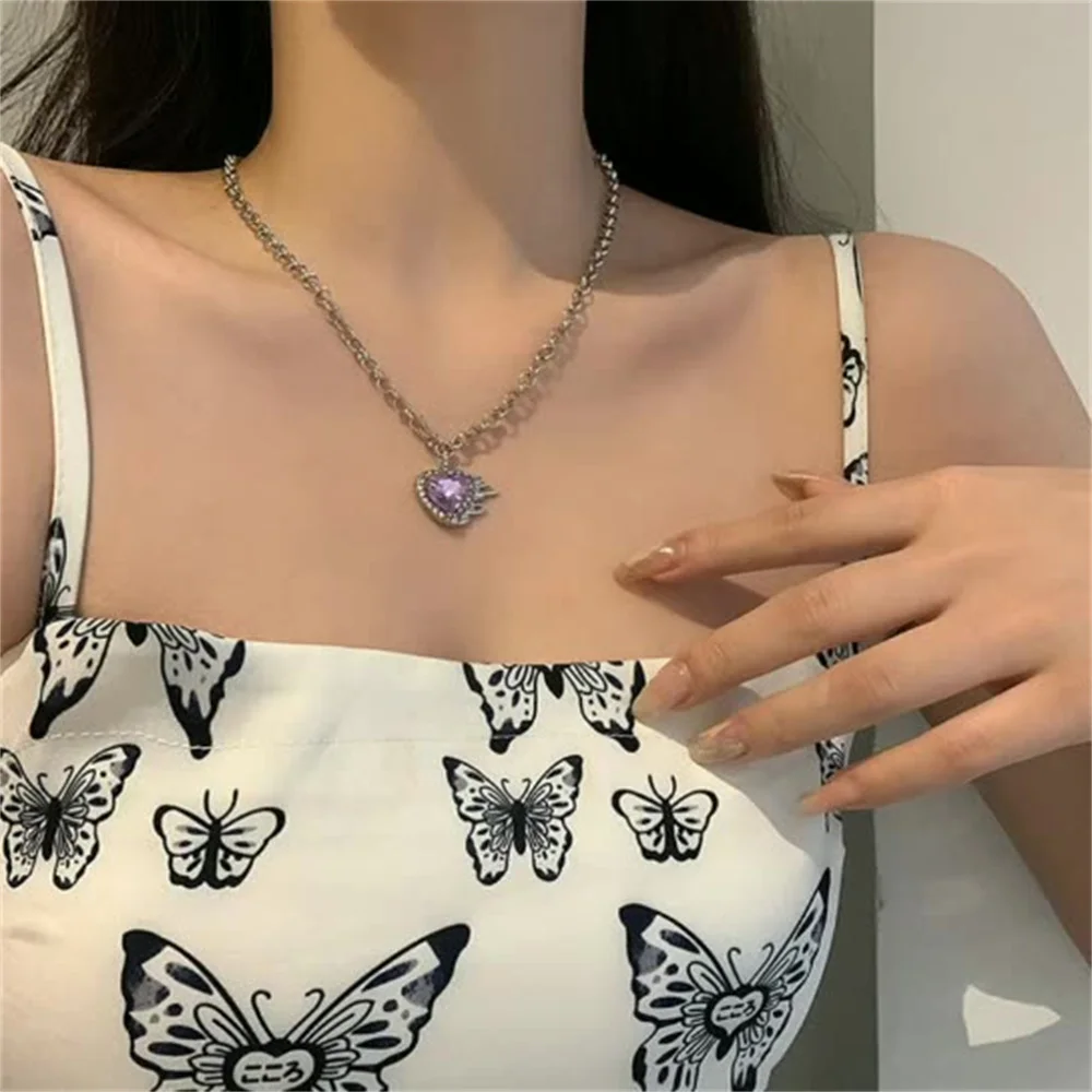 Purple love Rhinestone neck chain fashion cool wind Crystal Necklace retro clavicle chain European and American Jewelry
Purple love Rhinestone neck chain fashion cool wind Crystal Necklace retro clavicle chain European and American Jewelry