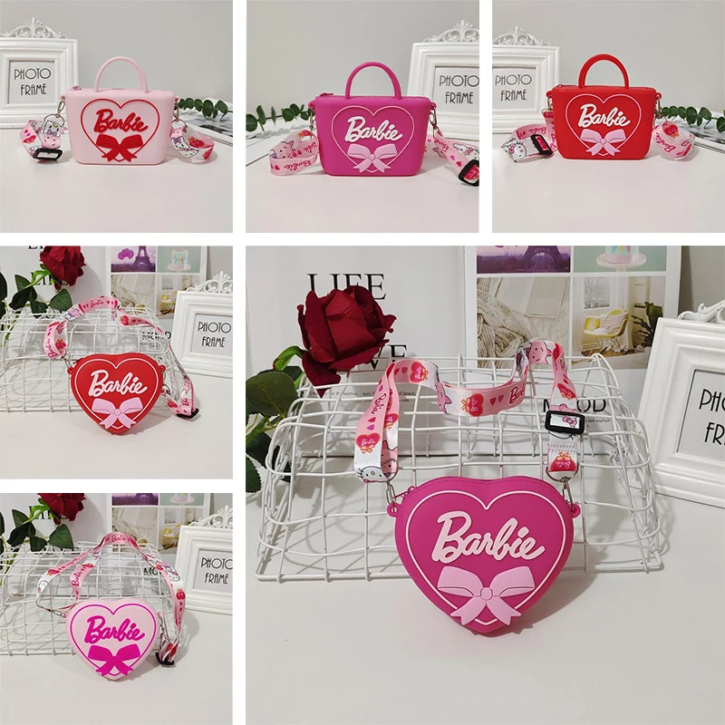 Kawaii модная розовая Барби силиконовая Детская сумка с бантом в форме сердца через плечо сумки для женщин помада Bluetooth наушники сумка
Kawaii модная розовая Барби силиконовая Детская сумка с бантом в форме сердца через плечо сумки для женщин помада Bluetooth наушники сумка