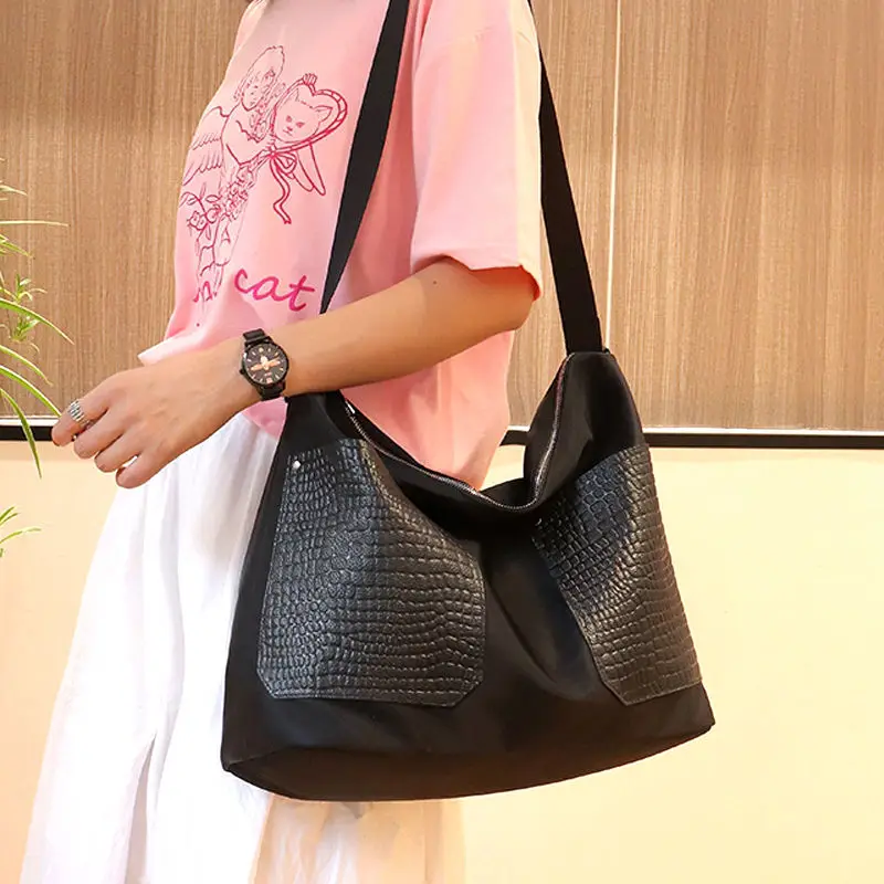 2022 New Black Women's Nylon Shoulder Bag Fashion Casual Multifunctional Combination Simple Large Capacity Messenger Bags E410
2022 New Black Women's Nylon Shoulder Bag Fashion Casual Multifunctional Combination Simple Large Capacity Messenger Bags E410