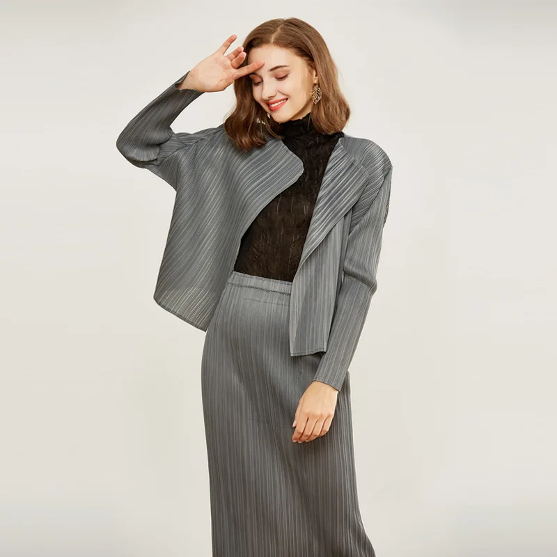 Miyake Pleated Blazer Jacket Simple Fall 2022 Winter New Korean Fashion Cardigan Long Sleeve Short Coats Oversized Cropped Tops
Miyake Pleated Blazer Jacket Simple Fall 2022 Winter New Korean Fashion Cardigan Long Sleeve Short Coats Oversized Cropped Tops