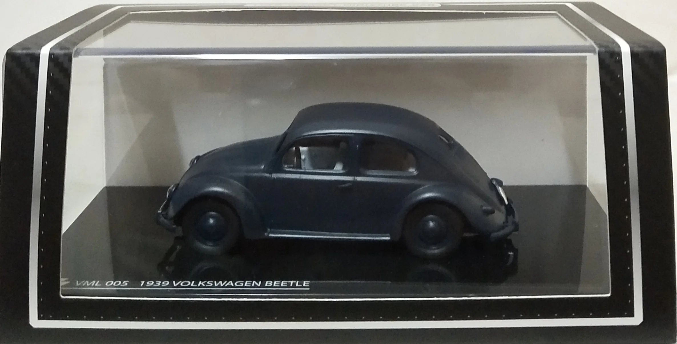 Модель классической машины Volkswagen под давлением в масштабе 1/43, игровой автомобиль из сплава, коллекционная демонстрационная модель для взро...
Модель классической машины Volkswagen под давлением в масштабе 1/43, игровой автомобиль из сплава, коллекционная демонстрационная модель для взро...