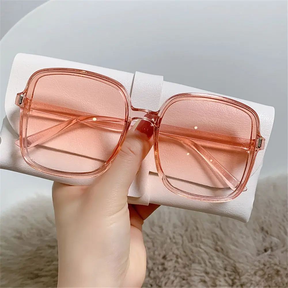 Luxury Vintage UV400 Classic Eyewear for Lady Women Square Sun Glasses Oversized Sunglasses Big Frame
Luxury Vintage UV400 Classic Eyewear for Lady Women Square Sun Glasses Oversized Sunglasses Big Frame