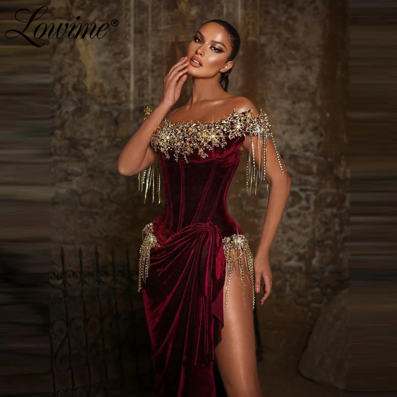 Lowime Luxury 2022 Velvet Off the Shoulder Sparkly Crystals Long Party Dresses For Weddings Couture Plus Size Evening Dress Robe
Lowime Luxury 2022 Velvet Off the Shoulder Sparkly Crystals Long Party Dresses For Weddings Couture Plus Size Evening Dress Robe