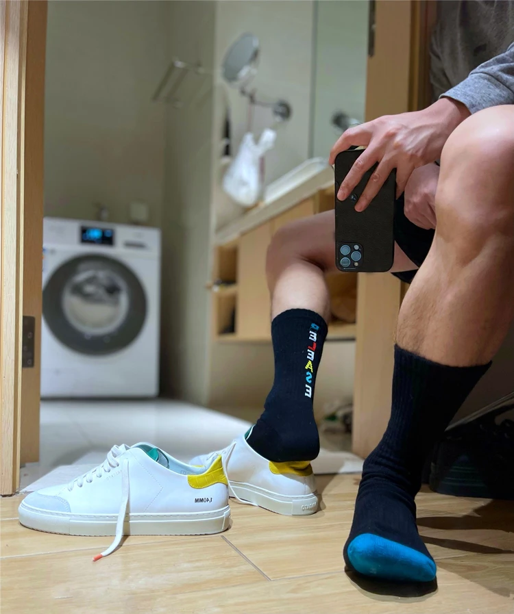 Men's Socks Colorful Letter Printed Personality Socks Fashion Men Sports Sweat Absorbing Middle Tube Stockings
Men's Socks Colorful Letter Printed Personality Socks Fashion Men Sports Sweat Absorbing Middle Tube Stockings