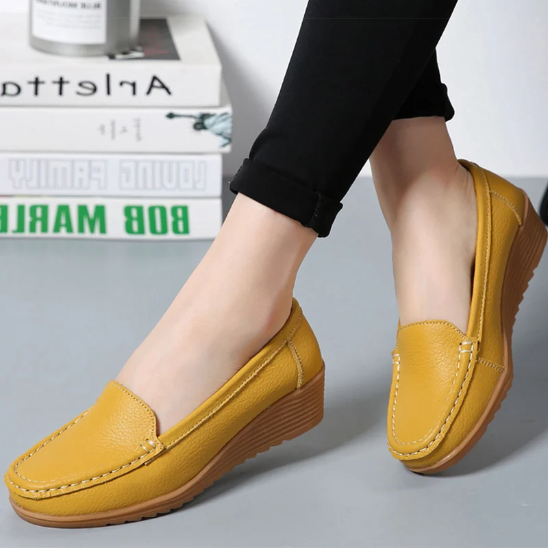 Women Shoes 2023 New Leather Flat Shoes Slip on Women Loafers with Wedge Heels Casual Flats Zapatos Mujeres Moccasins Female 
Women Shoes 2023 New Leather Flat Shoes Slip on Women Loafers with Wedge Heels Casual Flats Zapatos Mujeres Moccasins Female