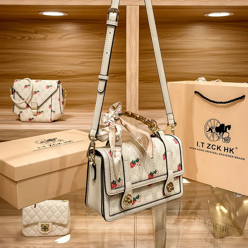 Genuine Leather Real Cowhide Strawberry Paint Bag Women Messenger Bag Bamboo Shoulder Bag Crossbody Bags for Women Handbags
Genuine Leather Real Cowhide Strawberry Paint Bag Women Messenger Bag Bamboo Shoulder Bag Crossbody Bags for Women Handbags
