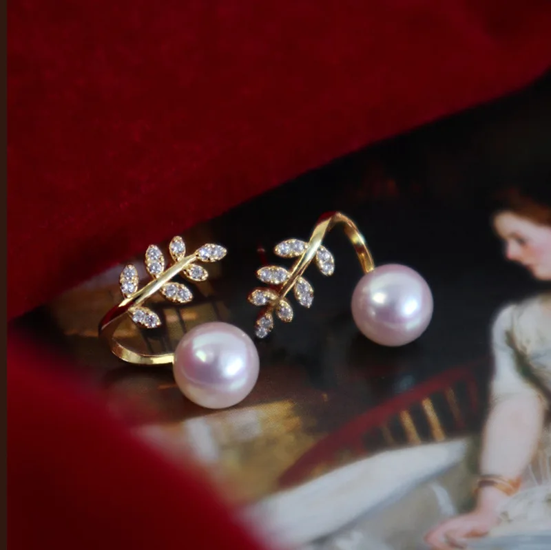 Niche design sense: small leaf pearl earrings, high-grade earrings, women's 2021 new trendy Vintage Port style earrings
Niche design sense: small leaf pearl earrings, high-grade earrings, women's 2021 new trendy Vintage Port style earrings