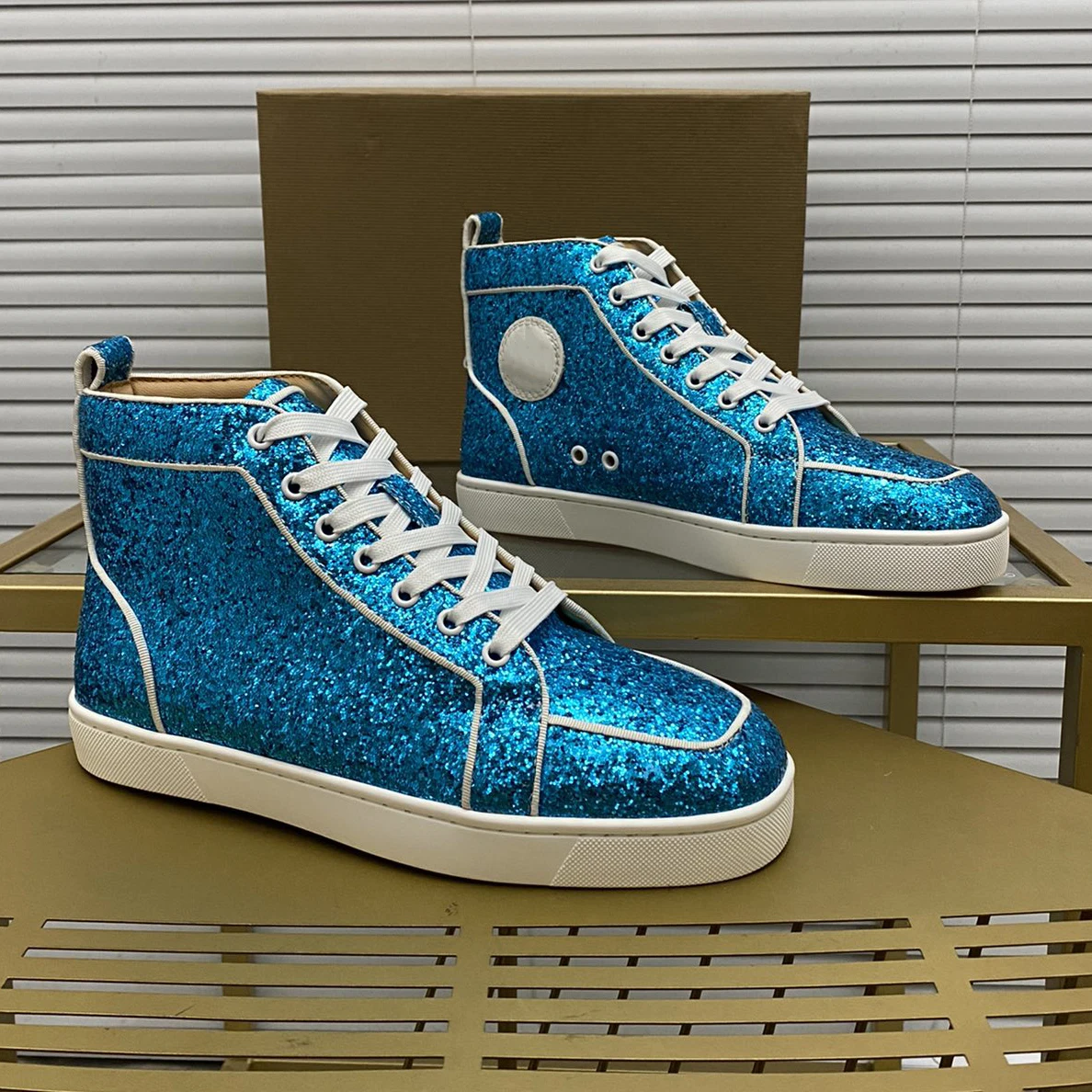 Top Quality Red Sole Mens Casual Shoes Luxury Womens Leather Sneakers Unisex Fashion Trainers Youth Designer Couple Shoes MD0230
Top Quality Red Sole Mens Casual Shoes Luxury Womens Leather Sneakers Unisex Fashion Trainers Youth Designer Couple Shoes MD0230