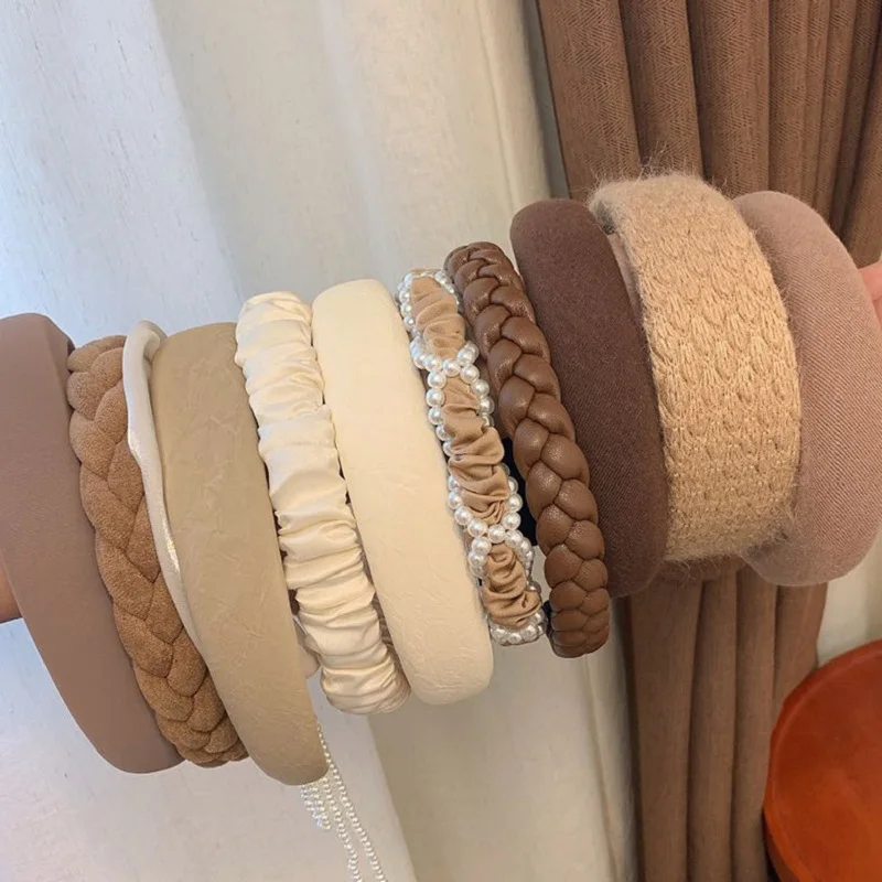 Fashion Wide Hair Bands For Women Headdress Solid Color Cloth Headband Bezel Girls Hairband Hair Hoop Female Hair Accessories
Fashion Wide Hair Bands For Women Headdress Solid Color Cloth Headband Bezel Girls Hairband Hair Hoop Female Hair Accessories