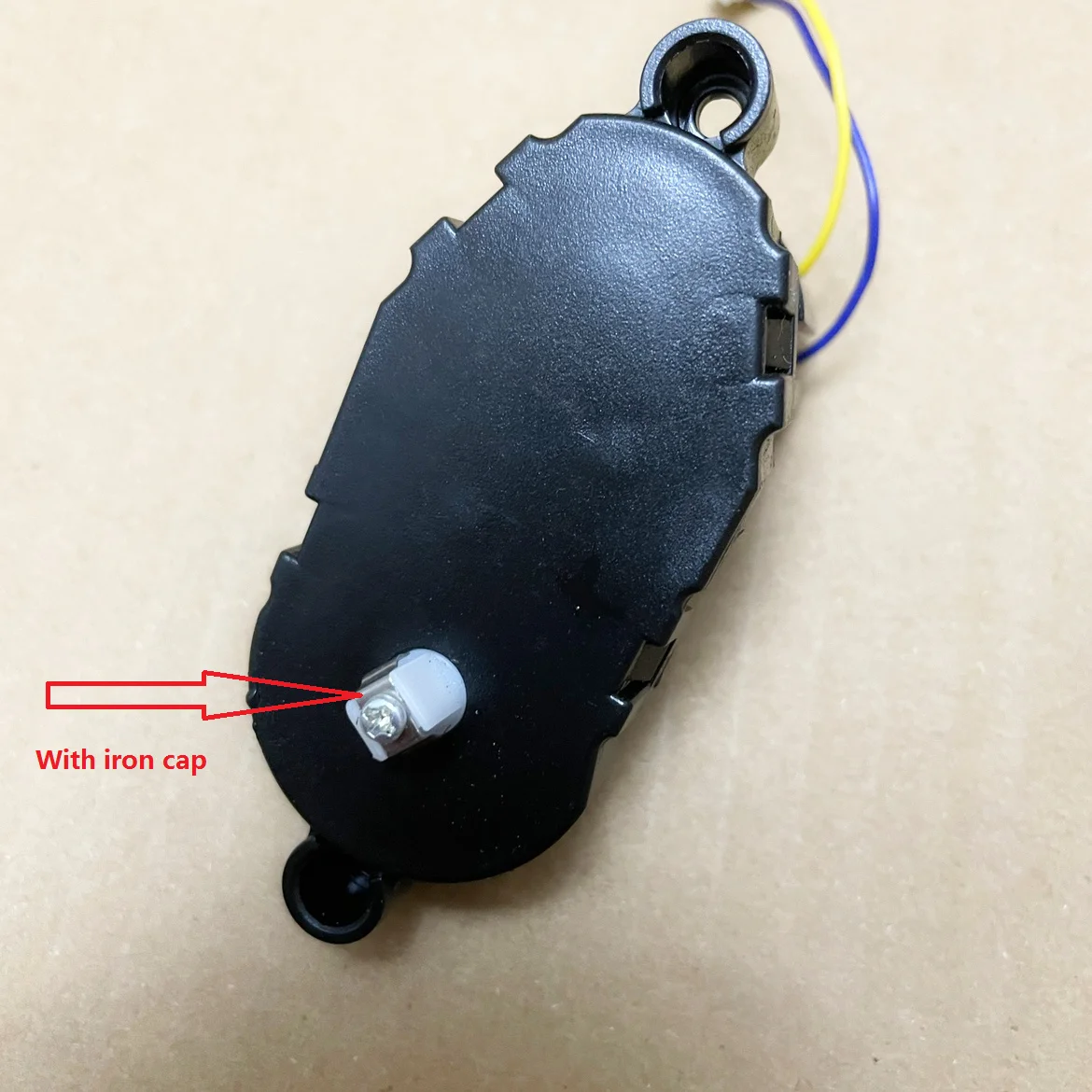 Двигатель боковой щетки BL500 для роботов-пылесосов Redmond R500
Двигатель боковой щетки BL500 для роботов-пылесосов Redmond R500