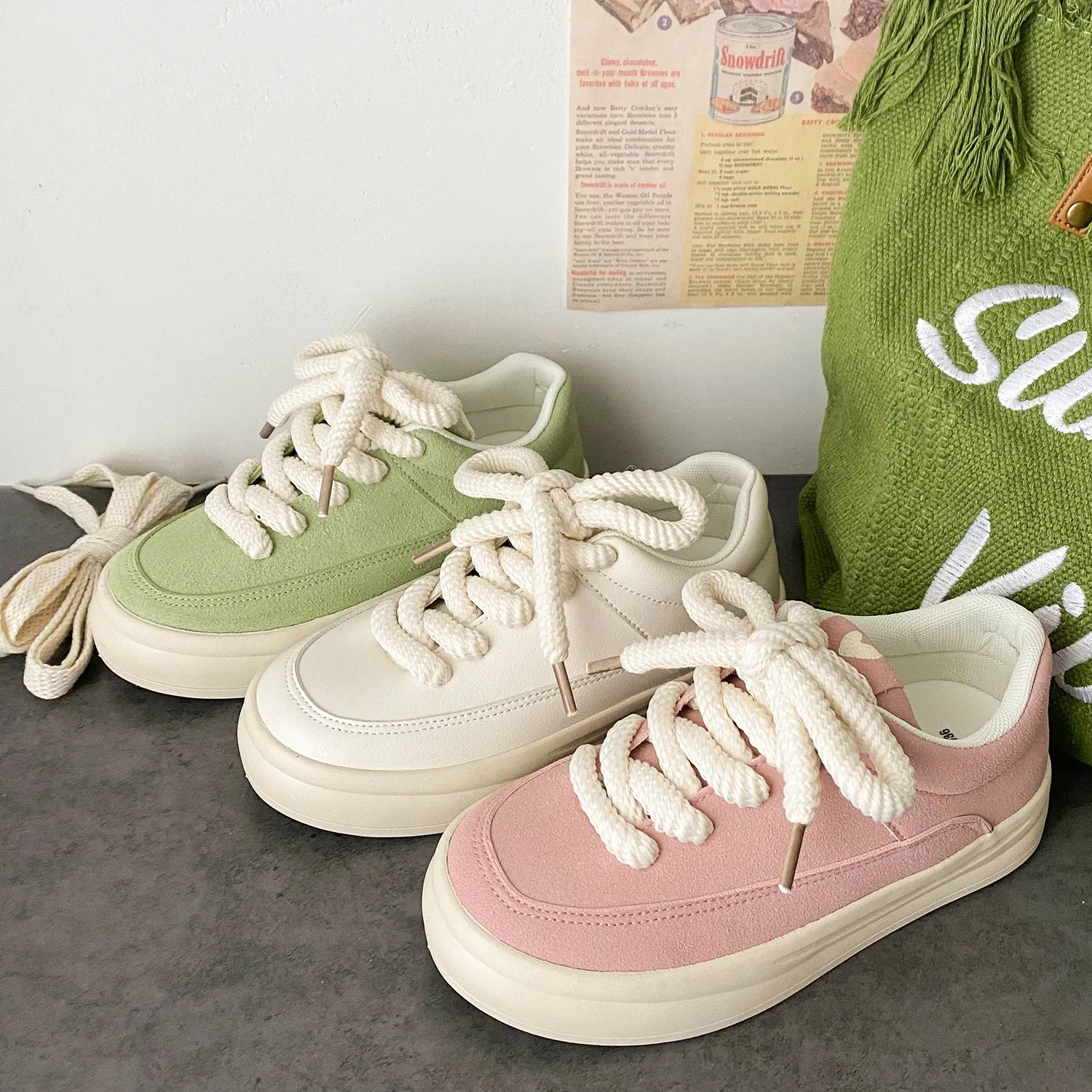 2023 Lace Up Platform Women Running Sports Shoes Woman Flats Casual Vulcanized Rubber Sole Shoes Autumn Outdoor Chunky Sneakers
2023 Lace Up Platform Women Running Sports Shoes Woman Flats Casual Vulcanized Rubber Sole Shoes Autumn Outdoor Chunky Sneakers