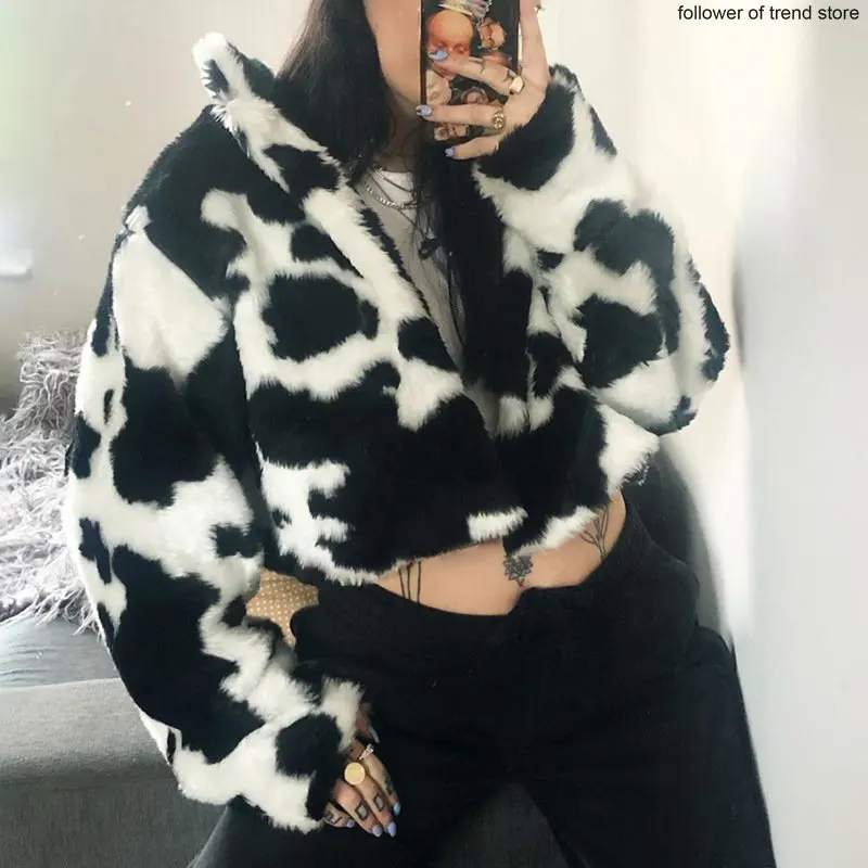Women's Autumn Winter Black White Polka Dot Plush Loose High Neck Cardigan Coat Women High Street Cow Print Jacket
Women's Autumn Winter Black White Polka Dot Plush Loose High Neck Cardigan Coat Women High Street Cow Print Jacket