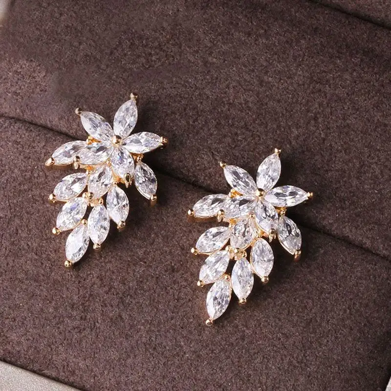 HOYON New Flash Zircon Marquise Diamond style Bright Crystal Stud Earrings for women jewelry s925 color Creative Leaf Earrings
HOYON New Flash Zircon Marquise Diamond style Bright Crystal Stud Earrings for women jewelry s925 color Creative Leaf Earrings