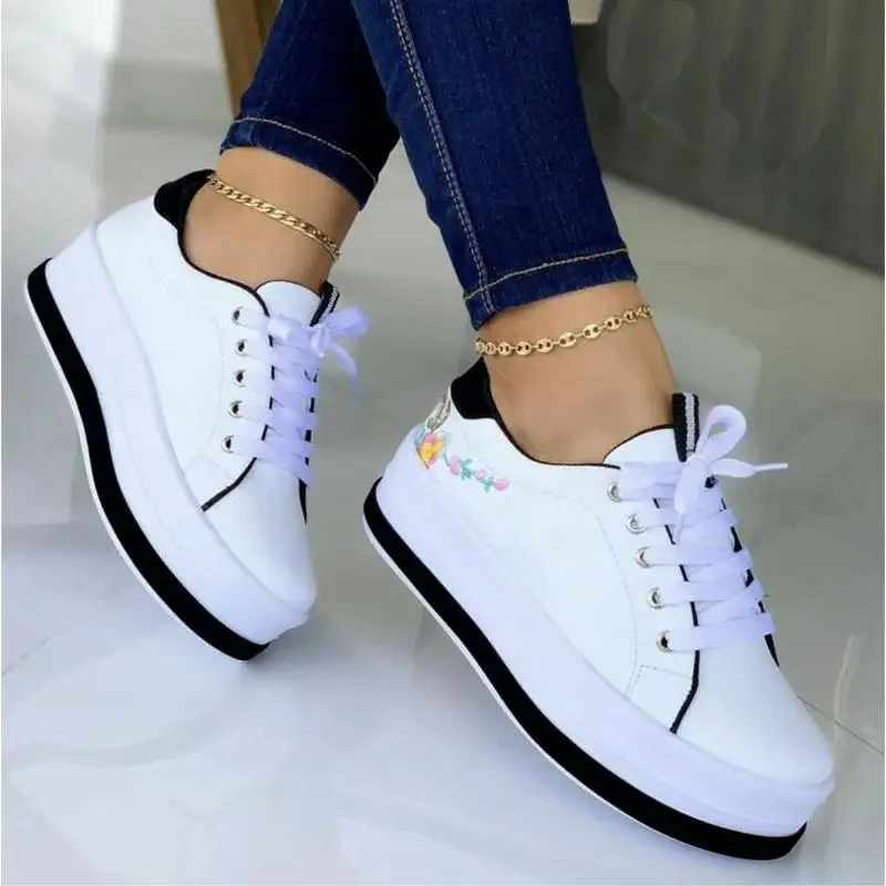 New Casual Lady Vulcanized Shoes Outdoor Lace Up Platform Sneakers Female Casual Fashion Flowers Sneakers Women Large Size 35-43
New Casual Lady Vulcanized Shoes Outdoor Lace Up Platform Sneakers Female Casual Fashion Flowers Sneakers Women Large Size 35-43