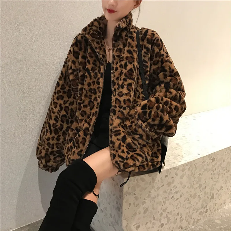 Autumn Winter Fashion Women Thick Jacket Long Sleeve Leopard Print Stand-up Collar Coats Soft Plush Loose Warm Cardigan Parkas
Autumn Winter Fashion Women Thick Jacket Long Sleeve Leopard Print Stand-up Collar Coats Soft Plush Loose Warm Cardigan Parkas