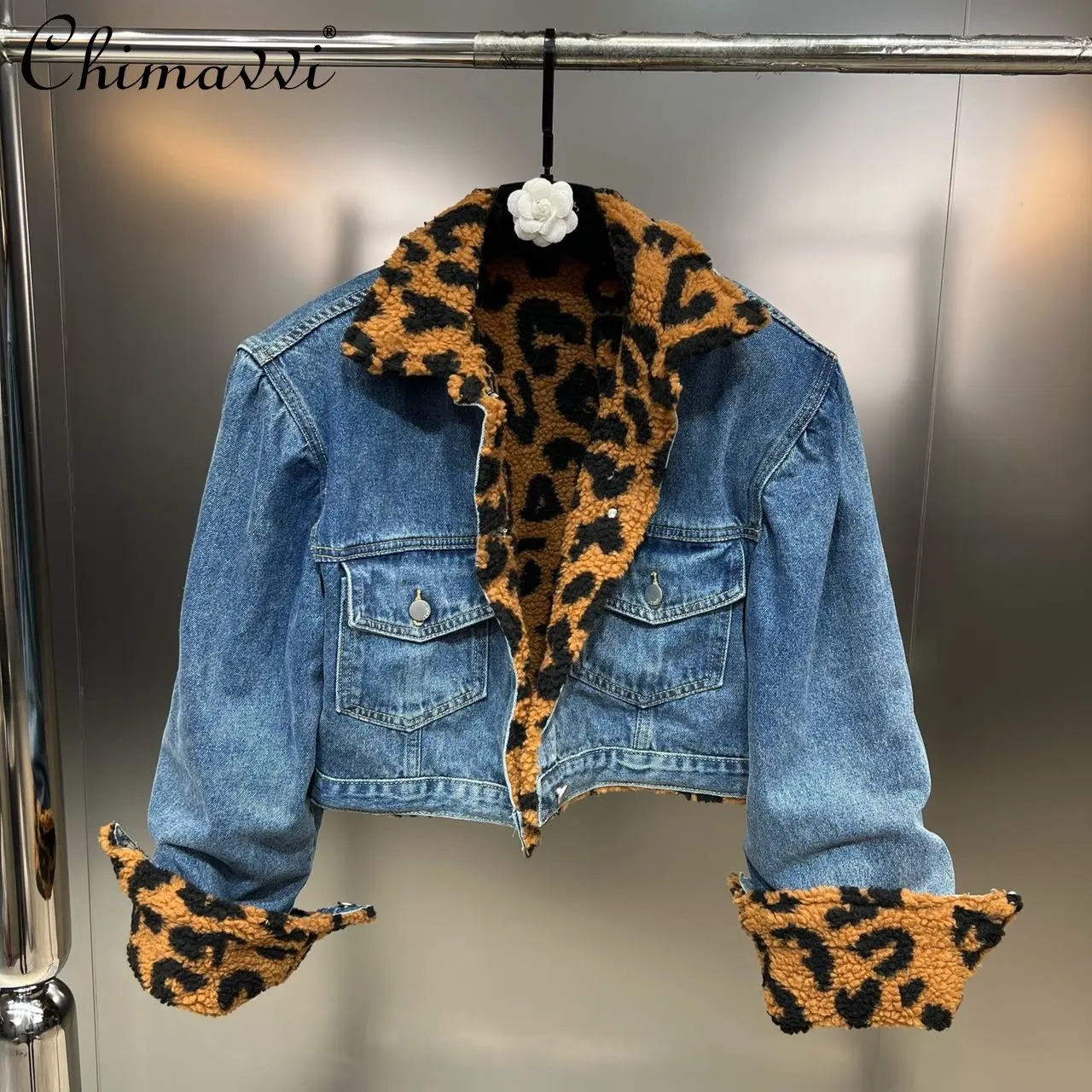 Женская короткая джинсовая куртка, элегантная уличная куртка на флисе с отложным воротником и длинным рукавом, короткое пальто с леопардов...
Женская короткая джинсовая куртка, элегантная уличная куртка на флисе с отложным воротником и длинным рукавом, короткое пальто с леопардов...