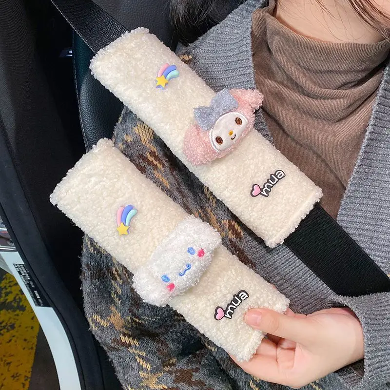 Подлинный ремень безопасности Sanrio для автомобиля, наплечная Подушка My Melody Cinnamoroll, мультяшное украшение, ремень безопасности, защитный чехол с защитой от поводка
Подлинный ремень безопасности Sanrio для автомобиля, наплечная Подушка My Melody Cinnamoroll, мультяшное украшение, ремень безопасности, защитный чехол с защитой от поводка