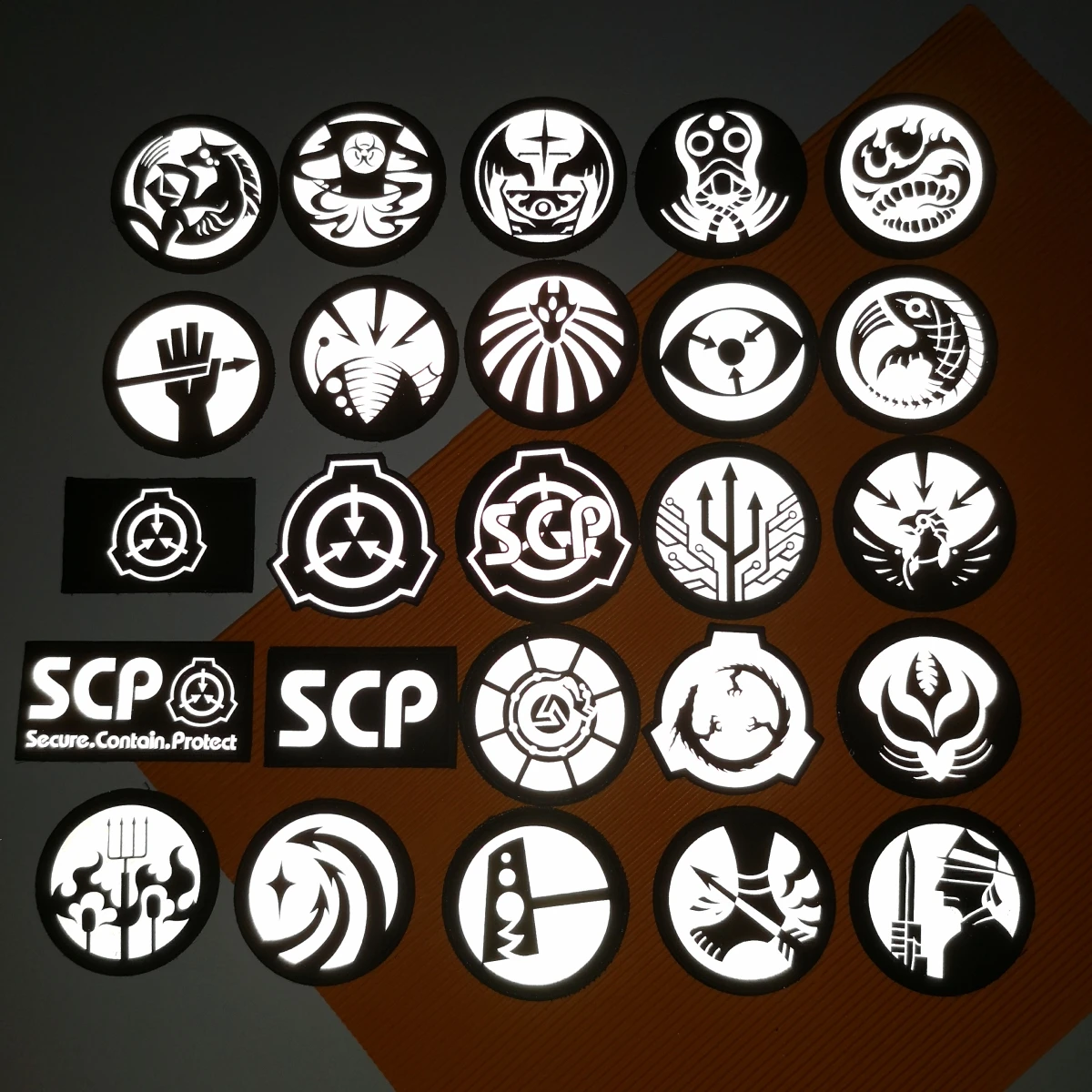 Reflect Light SCP Patches,light Reflecting Hook&loop Scp Badge for T-shirts,scp Badges Appliques,brand Top Quality Patches
Reflect Light SCP Patches,light Reflecting Hook&loop Scp Badge for T-shirts,scp Badges Appliques,brand Top Quality Patches