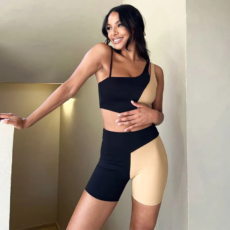 Two Tone Patchwork Fitness Shorts Set for Women Oblique Neck Spaghetti Straps Tube Top with High Waist Stretchy Pants 2pcs Suit
Two Tone Patchwork Fitness Shorts Set for Women Oblique Neck Spaghetti Straps Tube Top with High Waist Stretchy Pants 2pcs Suit