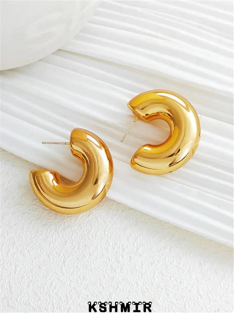 2022 New fashion Metallic gold C-shaped female earrings Simple smooth round earrings jewelry accessories gift
2022 New fashion Metallic gold C-shaped female earrings Simple smooth round earrings jewelry accessories gift