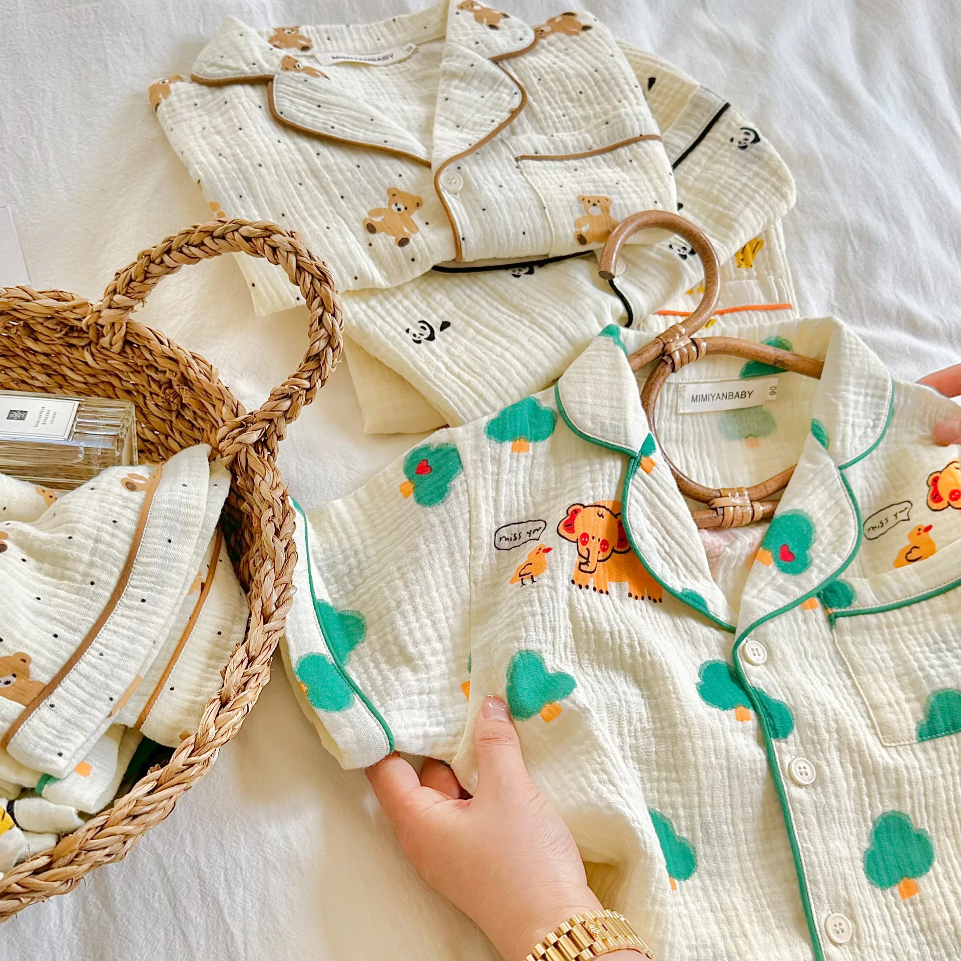 Children's Loungewear 2023 Summer New Boys' and Girls' Cartoon Homewear Suit Baby Pajamas Suit
Children's Loungewear 2023 Summer New Boys' and Girls' Cartoon Homewear Suit Baby Pajamas Suit