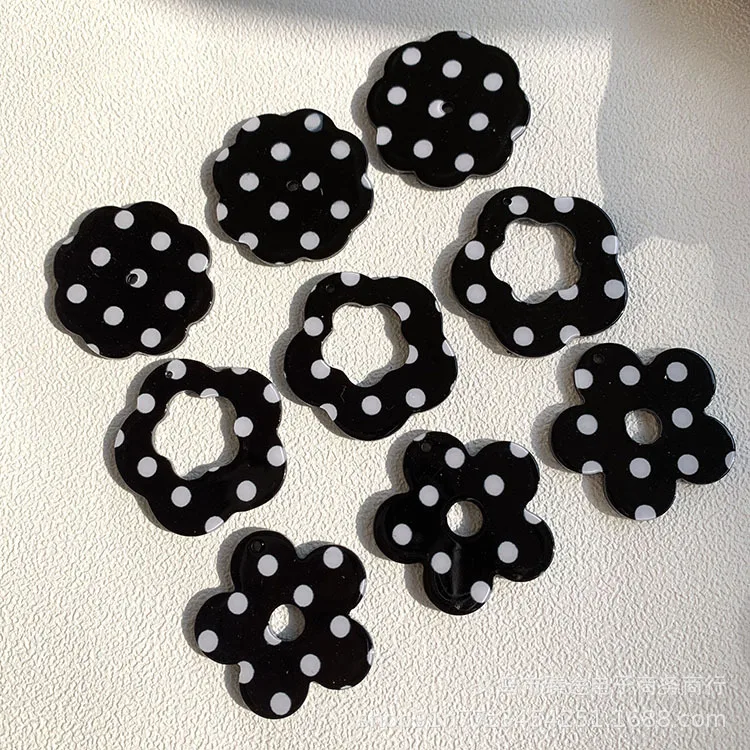 5pcs retro black and white polka dot hollow flower circle acrylic accessories diy earrings headdress jewelry wholesale
5pcs retro black and white polka dot hollow flower circle acrylic accessories diy earrings headdress jewelry wholesale