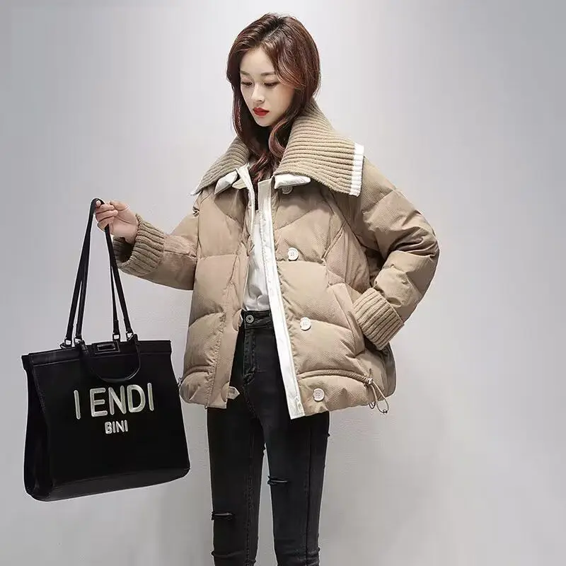 Winter Fashion White Duck Down Jacket for Women's 2023 New High Quality Solid Polo Collar Large Casual Thickened Coat F297
Winter Fashion White Duck Down Jacket for Women's 2023 New High Quality Solid Polo Collar Large Casual Thickened Coat F297