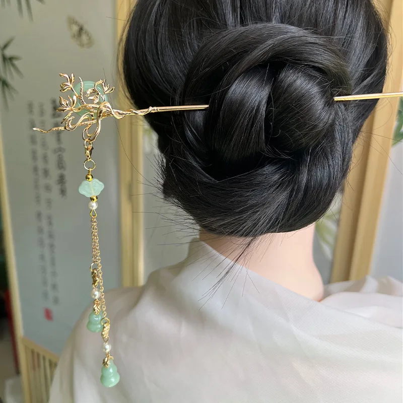2022 New Chinese Style Antique Glass Safety Buckle Xiangyun Lock Hairpin Women's Classic Pan Hair Headdress Hairpin Step Shake
2022 New Chinese Style Antique Glass Safety Buckle Xiangyun Lock Hairpin Women's Classic Pan Hair Headdress Hairpin Step Shake