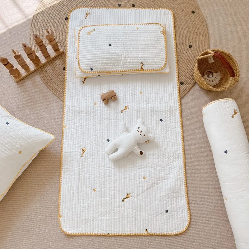 Baby Crib Sheet Cotton Giraffe Embroidered Cot Sheets Newborn Baby Bed Linen Baby Thicken Crib Bed Cover 60x120CM 70x130CM
Baby Crib Sheet Cotton Giraffe Embroidered Cot Sheets Newborn Baby Bed Linen Baby Thicken Crib Bed Cover 60x120CM 70x130CM