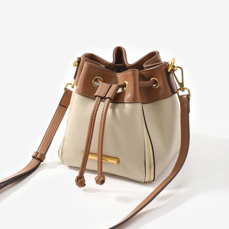 2022 New Genuine Leather Contrast Color Small Bucket Bag Fashion Versatile Ladies Casual Single Shoulder Bag Hobo Tote Bag
2022 New Genuine Leather Contrast Color Small Bucket Bag Fashion Versatile Ladies Casual Single Shoulder Bag Hobo Tote Bag