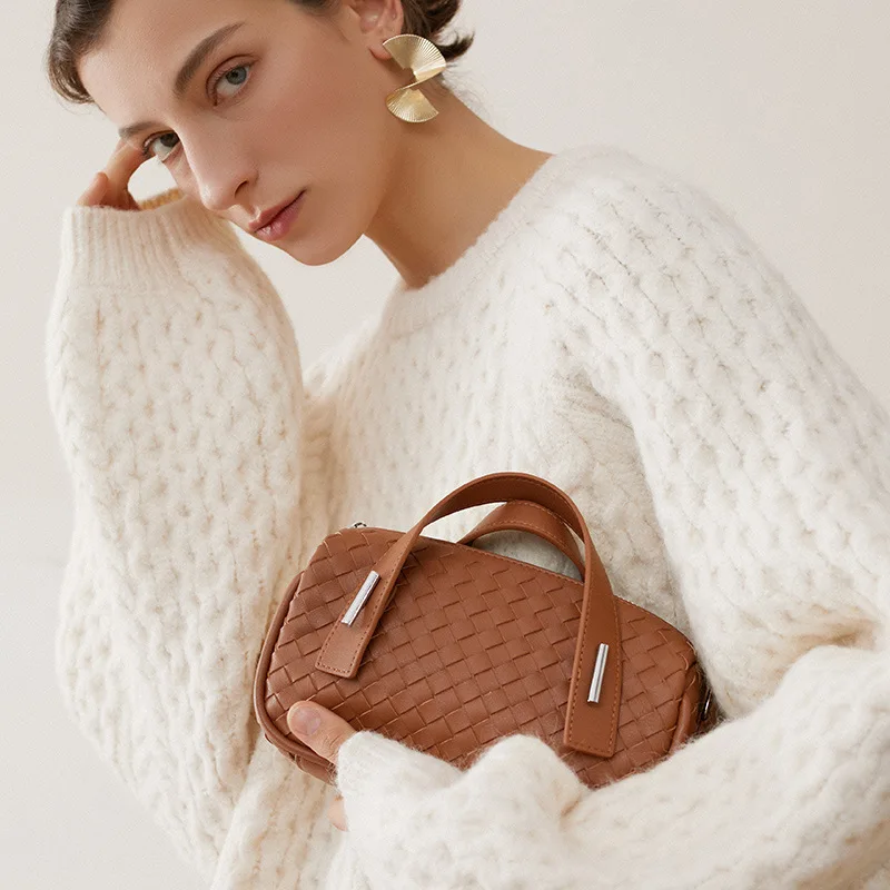 Small Luxury Braided Pillow Handbag For Women Genuine Leather Woven Female Hand bag Fashion Ladies Shoulder Crossover Bags New
Small Luxury Braided Pillow Handbag For Women Genuine Leather Woven Female Hand bag Fashion Ladies Shoulder Crossover Bags New