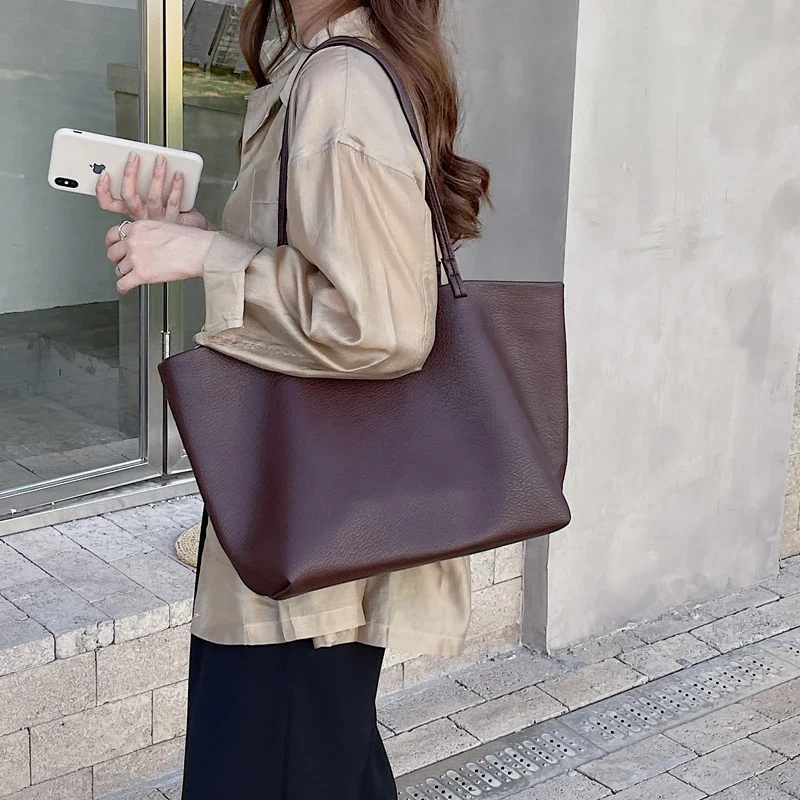 New Women's Bags Sets Korean Ladies Small Shoulder Bag Soft PU Leather Plicated Strap Female Triangle Handbags Whole Sale
New Women's Bags Sets Korean Ladies Small Shoulder Bag Soft PU Leather Plicated Strap Female Triangle Handbags Whole Sale