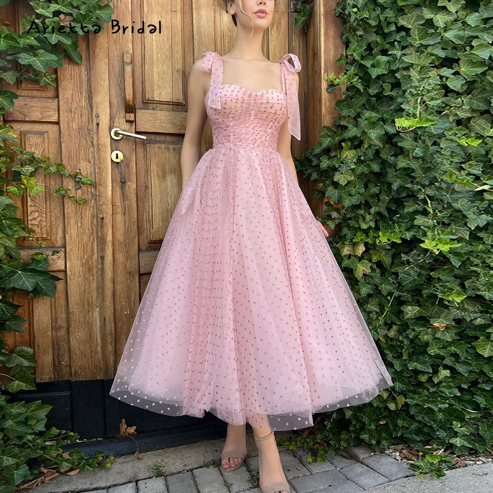 Arietta Pink Glitter Hearty Tulle Midi Prom Dresses Sweetheart Bow Straps Tea-Length A-Line Evening Party Gowns with Pockets
Arietta Pink Glitter Hearty Tulle Midi Prom Dresses Sweetheart Bow Straps Tea-Length A-Line Evening Party Gowns with Pockets