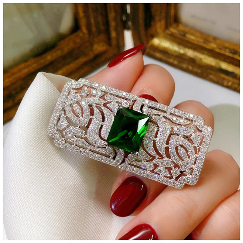 Ladies Brooch Luxury Court Emerald Cubic Zirconia Corsage Elegant Bridal Wedding Pin Accessories High Jewelry
Ladies Brooch Luxury Court Emerald Cubic Zirconia Corsage Elegant Bridal Wedding Pin Accessories High Jewelry