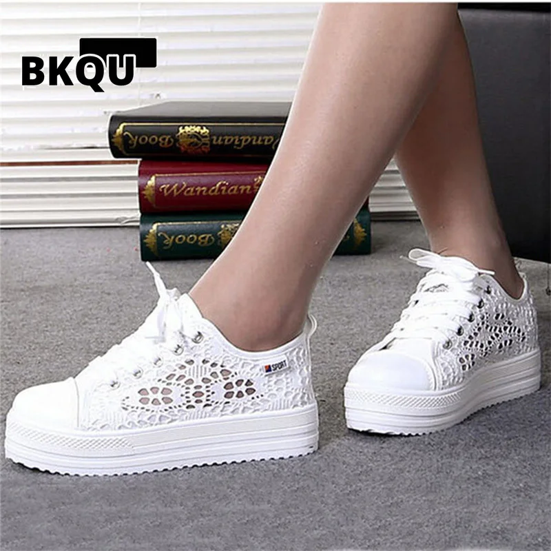 New Women Shoes 2022 Fashion Summer Casual Ladies Shoes Cutouts Lace Canvas Hollow Breathable Platform Flat Shoes Woman Sneakers
New Women Shoes 2022 Fashion Summer Casual Ladies Shoes Cutouts Lace Canvas Hollow Breathable Platform Flat Shoes Woman Sneakers