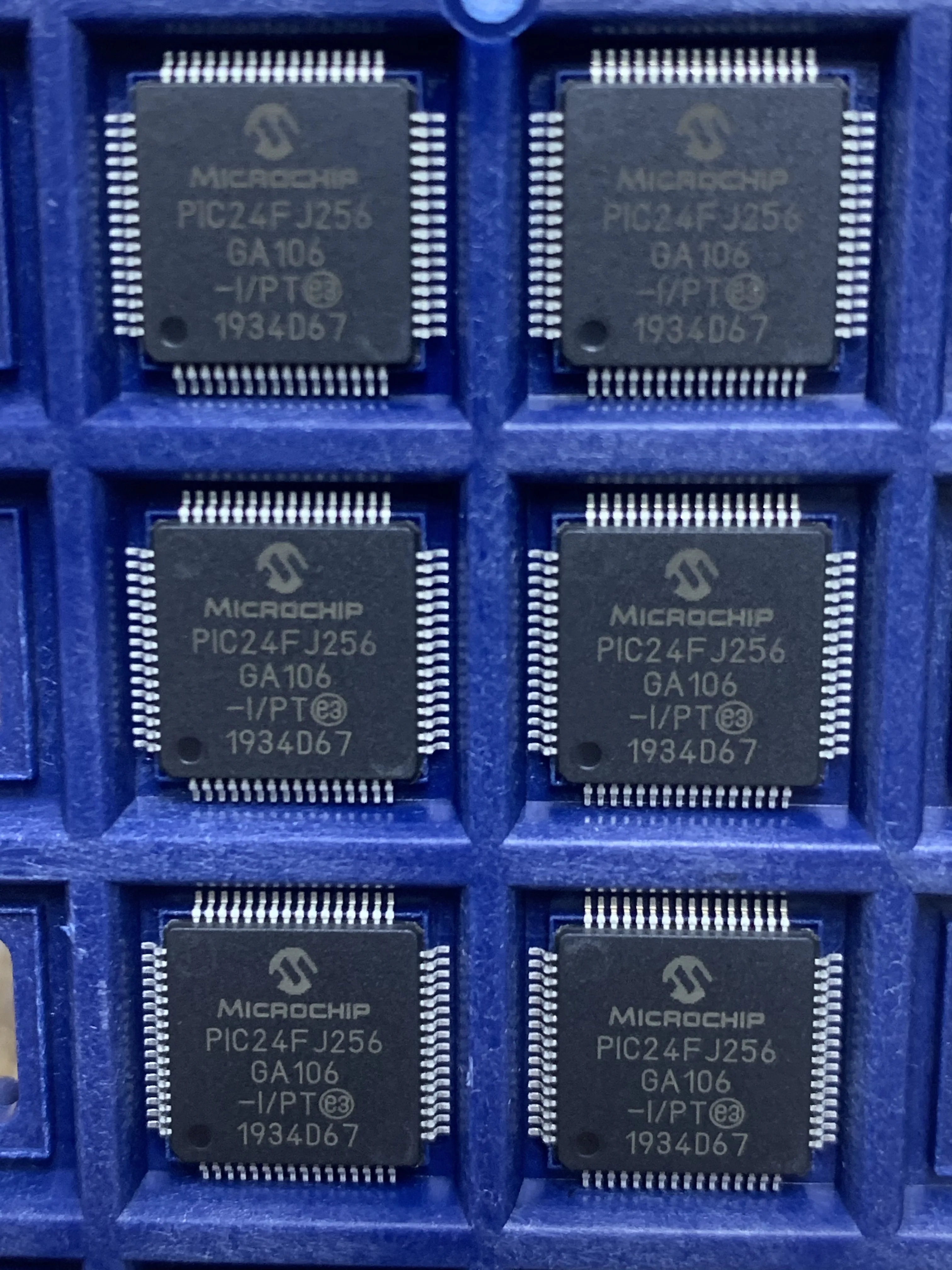 Флэш-микроконтроллер PIC24FJ256GA106-I/PT TQFP-64 16 bit, новый оригинальный запас
Флэш-микроконтроллер PIC24FJ256GA106-I/PT TQFP-64 16 bit, новый оригинальный запас