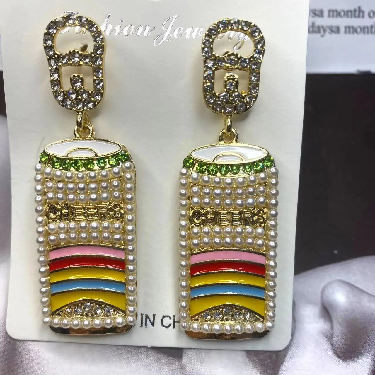 Personality Temperament Pearl Wine Bottle Earrings Exaggerated Colored Rhinestone Earrings Female
Personality Temperament Pearl Wine Bottle Earrings Exaggerated Colored Rhinestone Earrings Female