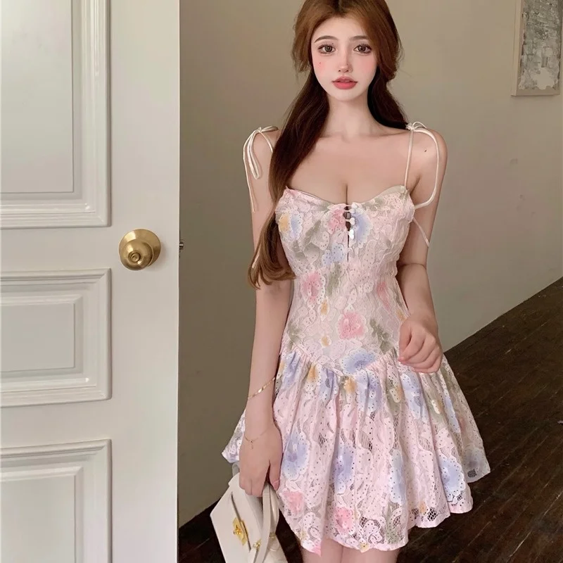 Japan Lolita Sexy Net Red Backless Lace Broken Flower Waist Short Skirt Summer New Temperament Celebrity Suspender Woman Dress
Japan Lolita Sexy Net Red Backless Lace Broken Flower Waist Short Skirt Summer New Temperament Celebrity Suspender Woman Dress