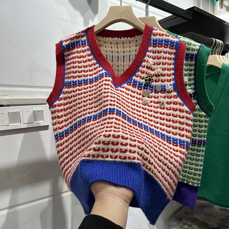Spring 2022 new loose striped pallow V-neck needle vest vest female sleeveless cheeper sweater INS casual sweater vest tops
Spring 2022 new loose striped pallow V-neck needle vest vest female sleeveless cheeper sweater INS casual sweater vest tops