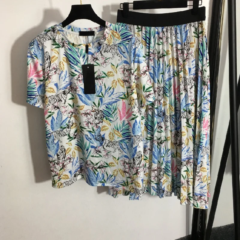high quality women's suit fashion forest tiger printed short sleeve T-shirt women's top + temperament high waist pleated skirt
high quality women's suit fashion forest tiger printed short sleeve T-shirt women's top + temperament high waist pleated skirt