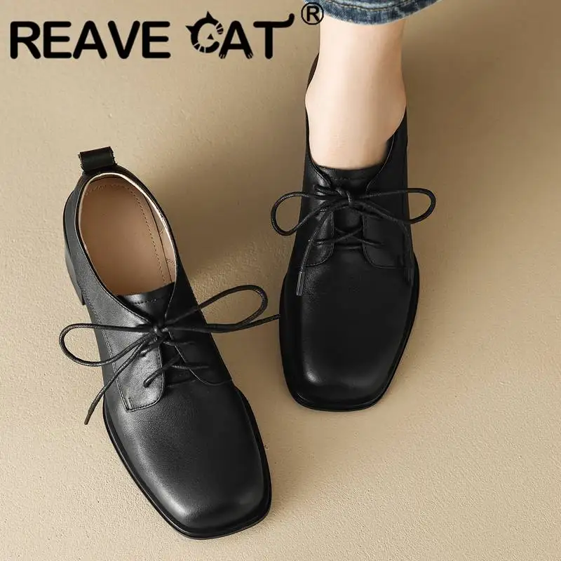 Женские кожаные туфли-лодочки REAVE CAT, весенние туфли на квадратном массивном каблуке 5,5 см со шнуровкой, удобные туфли-лодочки маленького размера 33
Женские кожаные туфли-лодочки REAVE CAT, весенние туфли на квадратном массивном каблуке 5,5 см со шнуровкой, удобные туфли-лодочки маленького размера 33