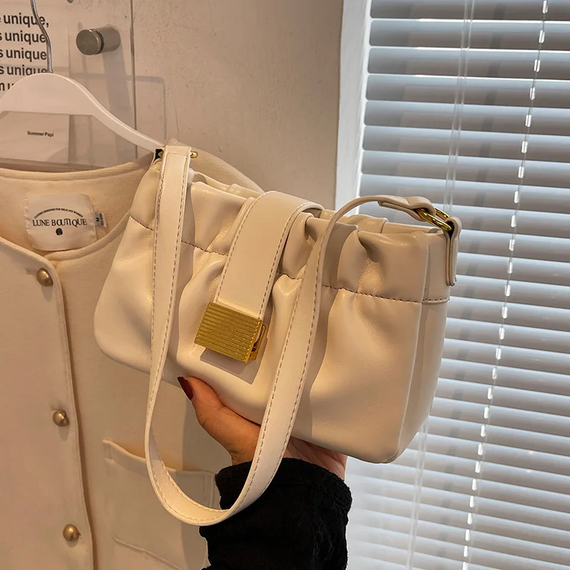 2022 New Fashion Luxury High Quality Casual Simple Messenger Bag Pleated Cloud Bag Shoulder Bag Female Summer Brand Designer
2022 New Fashion Luxury High Quality Casual Simple Messenger Bag Pleated Cloud Bag Shoulder Bag Female Summer Brand Designer